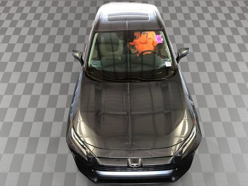 Used 2021 Toyota RAV4 XLE w/ Convenience Package FWD image 6