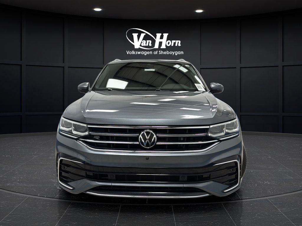 Used 2023 Volkswagen Tiguan SEL R-Line AWD/4WD image 2