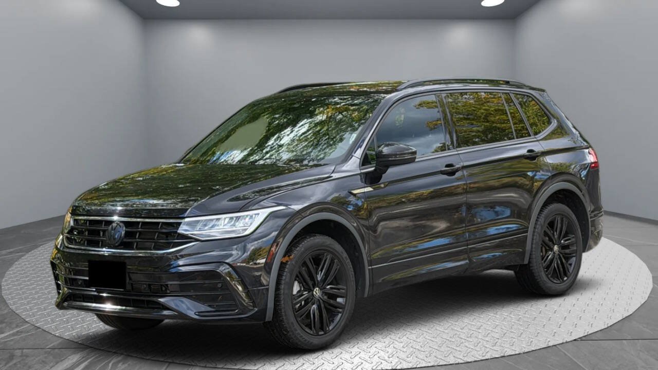 Used 2022 Volkswagen Tiguan SE R-Line AWD/4WD image 3