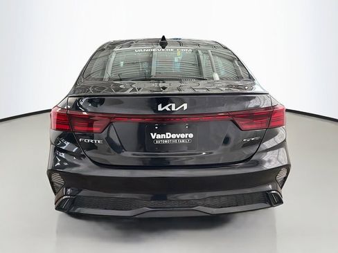 Used 2023 Kia Forte GT-Line w/ GT-Line Premium Package FWD image 9