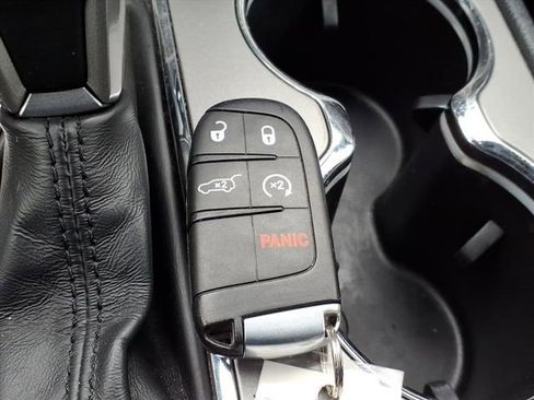 Used 2020 Jeep Grand Cherokee Altitude image 27