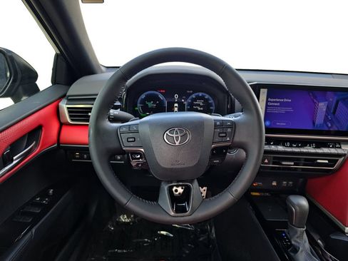 Used 2025 Toyota Camry XSE FWD image 15