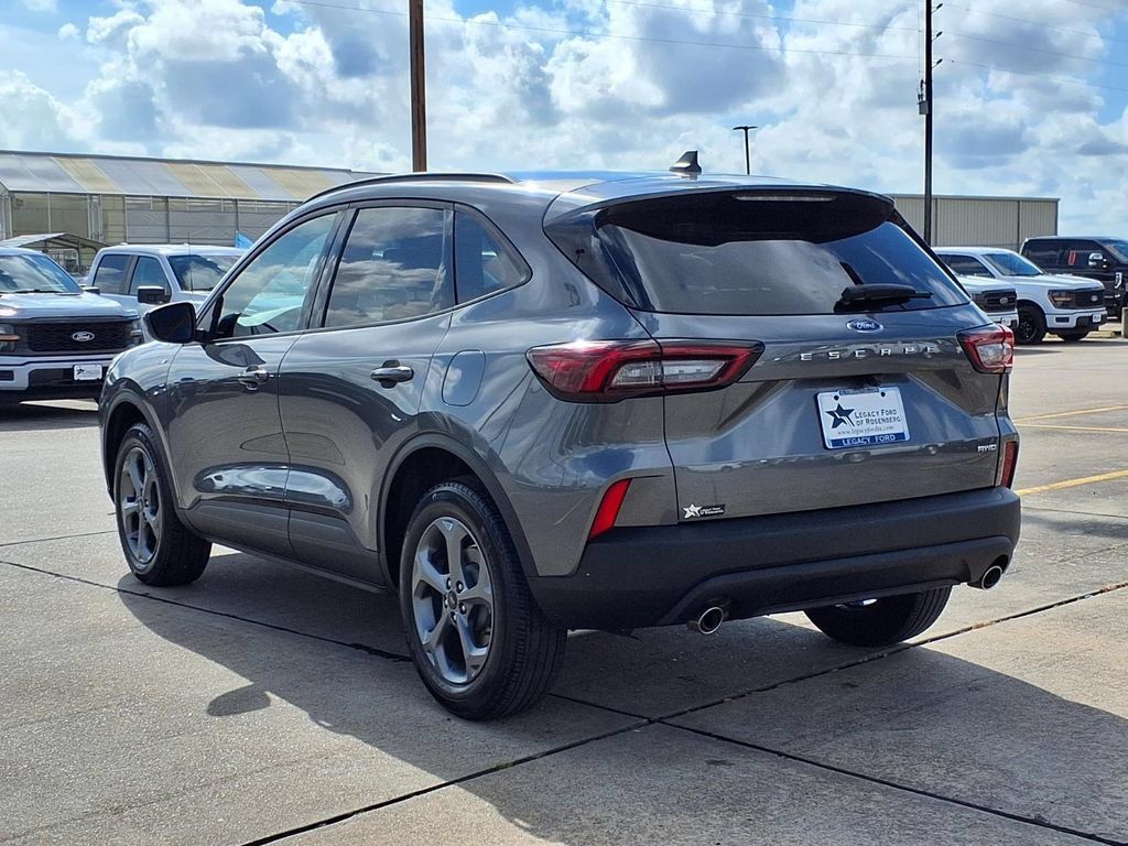Used 2025 Ford Escape ST-Line Select AWD/4WD image 4