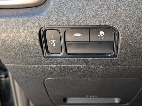 Used 2023 Kia Sorento LX image 34