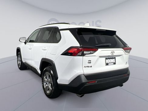 Used 2025 Toyota RAV4 XLE AWD/4WD image 8