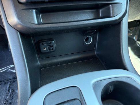 Used 2021 Chevrolet Colorado LT w/ LT Convenience Package AWD/4WD image 22