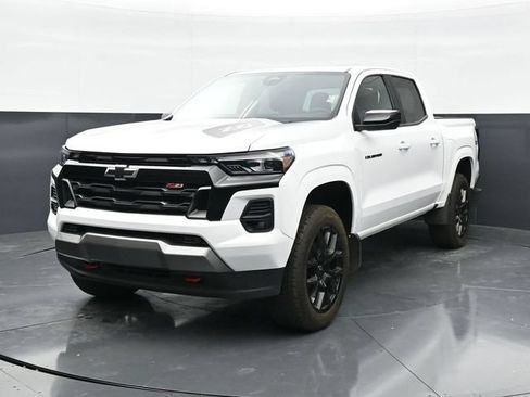 Used 2024 Chevrolet Colorado Z71 w/ LPO, Dark Essentials Package AWD/4WD image 5