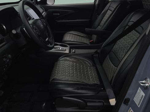 Used 2023 Honda Ridgeline Sport image 9