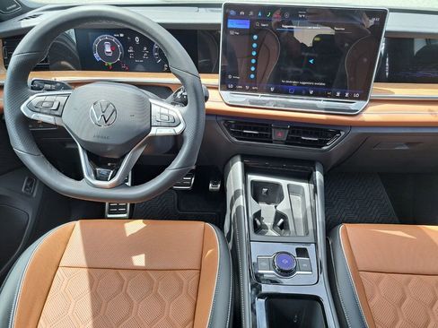 New 2026 Volkswagen Tiguan SEL R-Line AWD/4WD image 19