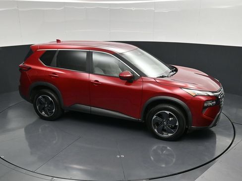 Used 2025 Nissan Rogue SV AWD/4WD image 45