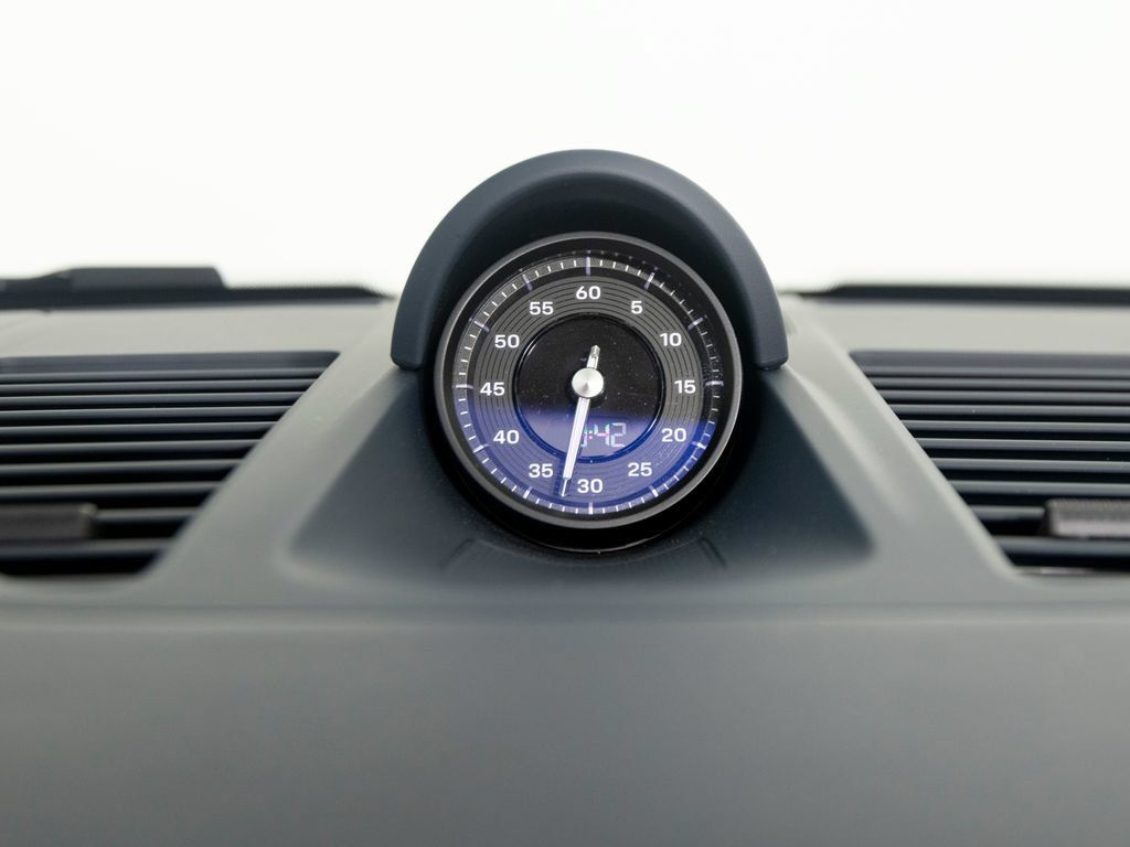 Certified 2025 Porsche 911 Carrera GTS RWD image 30