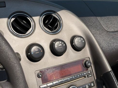 Used 2006 Pontiac Solstice Convertible w/ Power Package RWD image 19