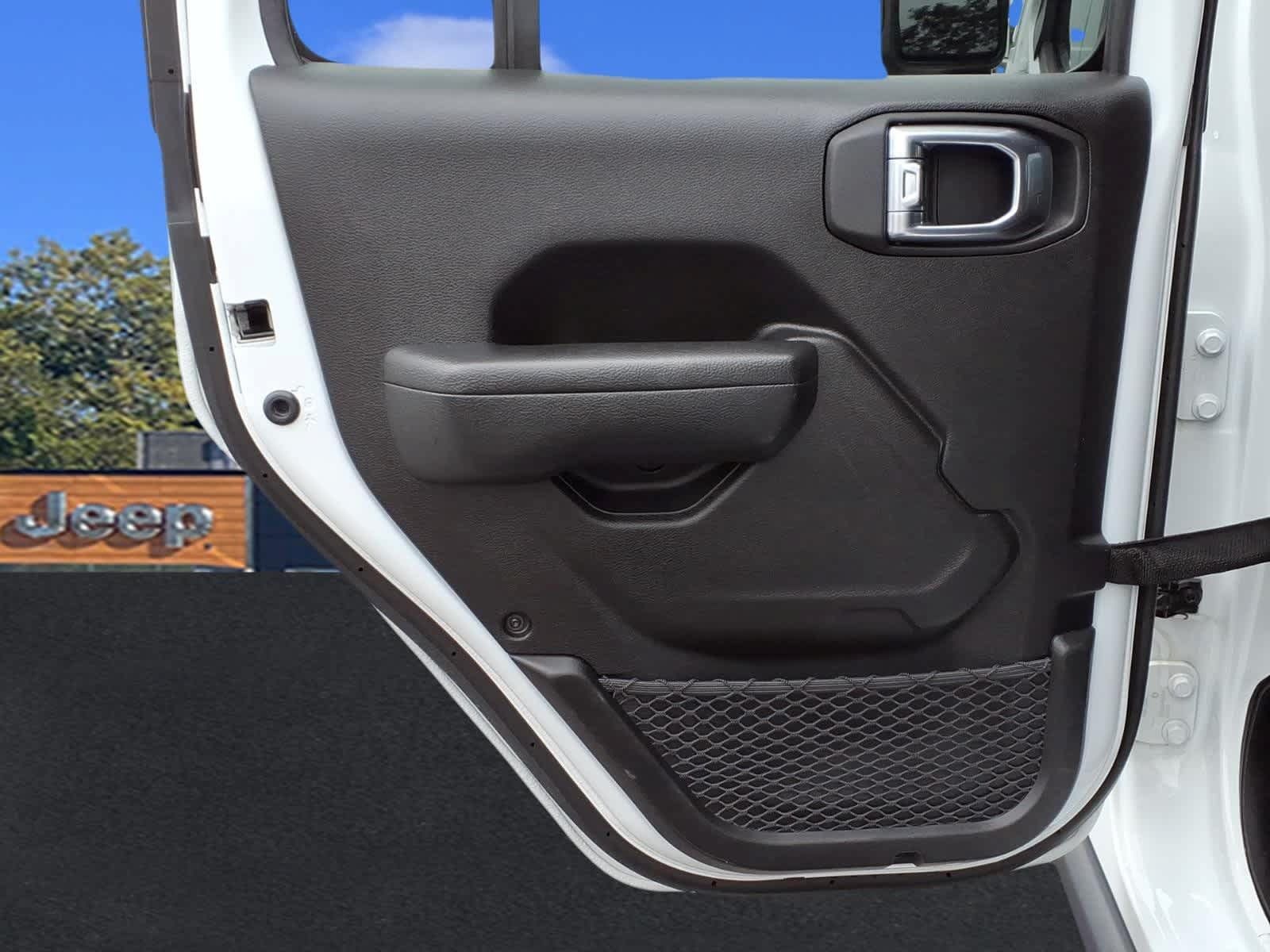 Used 2026 Jeep Wrangler Unlimited Rubicon AWD/4WD image 27
