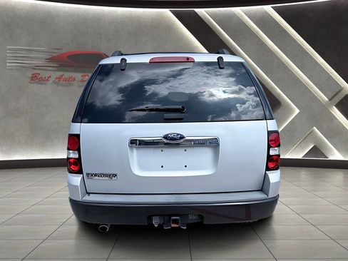 Used 2010 Ford Explorer XLT RWD image 6