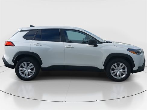 Used 2022 Toyota Corolla Cross L image 8