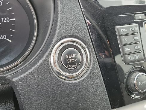 Used 2016 Nissan Rogue AWD image 32