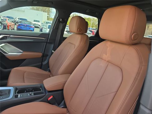 Used 2020 Audi Q3 2.0T Premium Plus image 17