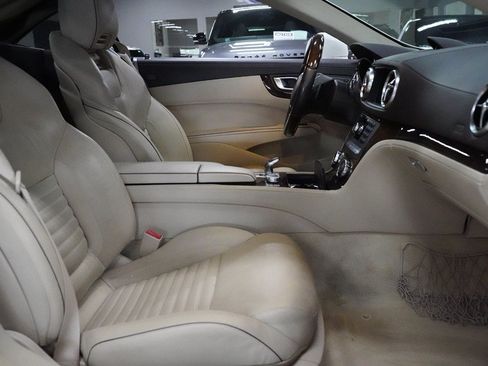 Used 2014 Mercedes-Benz SL 550 image 21