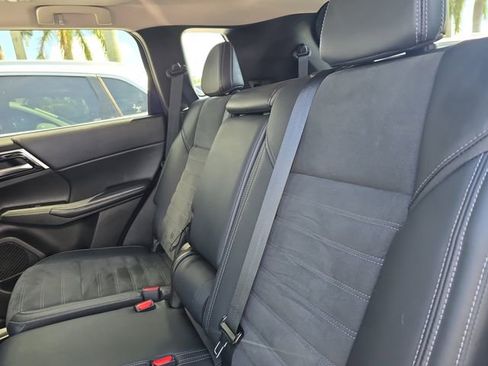 Used 2024 Mitsubishi Outlander SE image 13