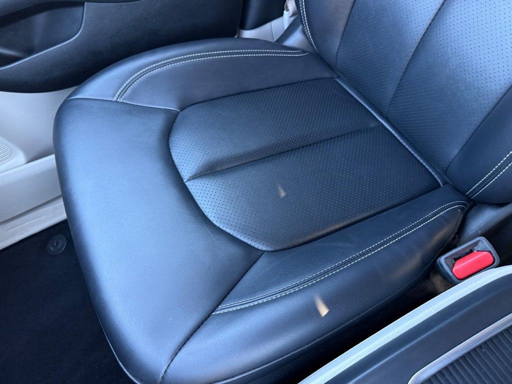 Used 2024 Chrysler Pacifica Touring-L FWD image 20