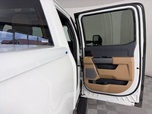 Used 2022 Ford F150 Lariat w/ Equipment Group 502A High AWD/4WD image 29
