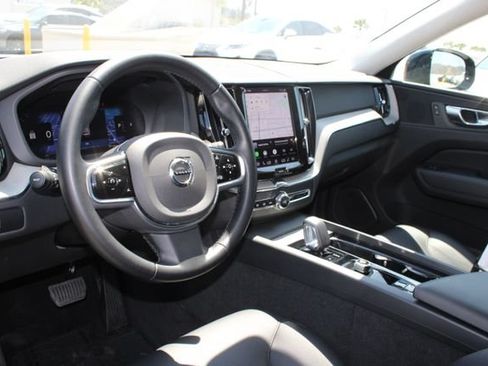 Used 2025 Volvo XC60 B5 Plus AWD/4WD image 12