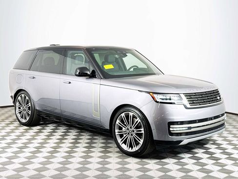 New 2025 Land Rover Range Rover Long Wheelbase SE image 3