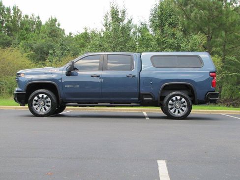 Used 2024 Chevrolet Silverado 2500 Custom w/ Custom Value Package AWD/4WD image 5