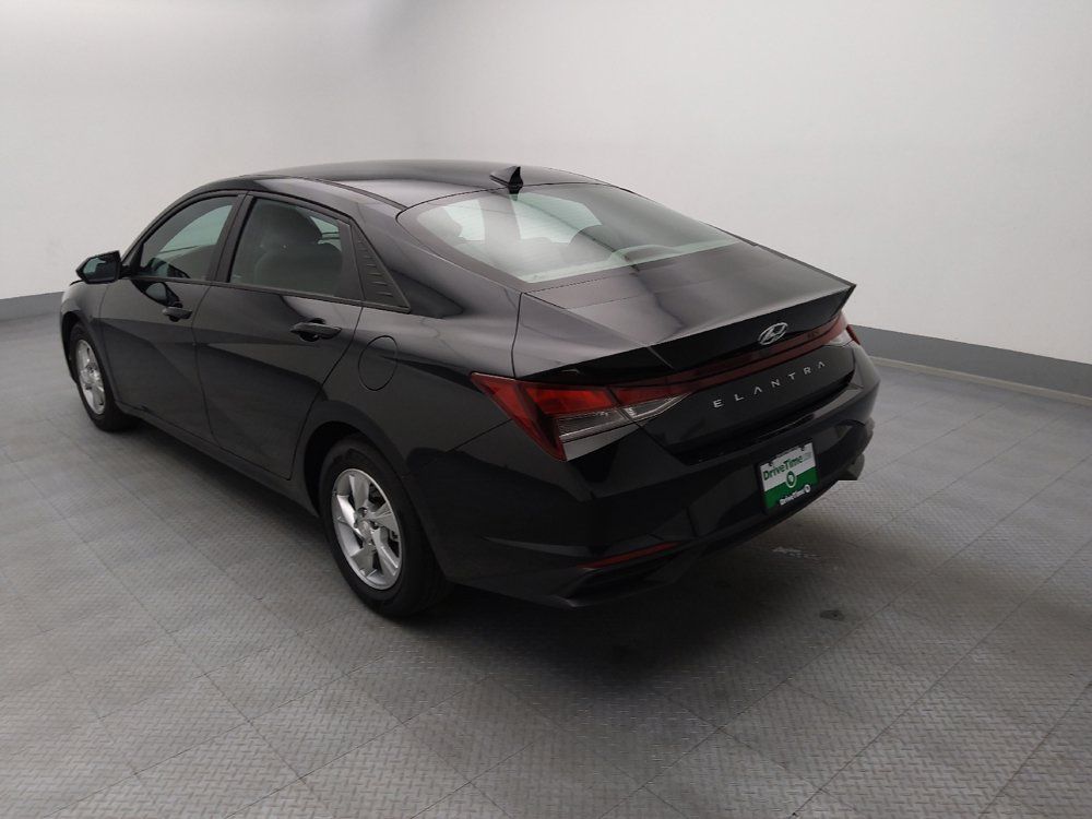 Used 2023 Hyundai Elantra SE FWD image 5