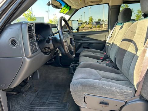Used 2005 Chevrolet Silverado 2500 LS w/ Heavy-Duty Power Package AWD/4WD image 21