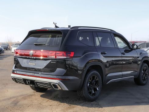 New 2026 Volkswagen Atlas Peak Edition image 8