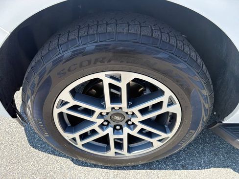 Used 2025 Ford Expedition Active AWD/4WD image 13
