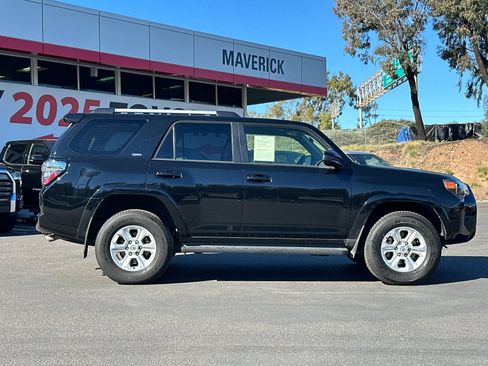 Used 2024 Toyota 4Runner SR5 image 6