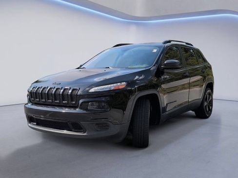 Used 2017 Jeep Cherokee Sport FWD image 11