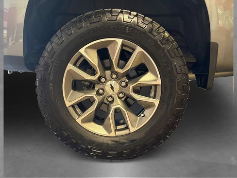 Used 2019 Chevrolet Silverado 1500 RST AWD/4WD image 19