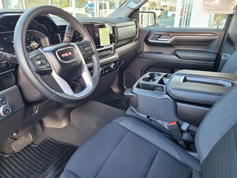Used 2024 GMC Sierra 1500 SLE w/ Preferred Package image 11