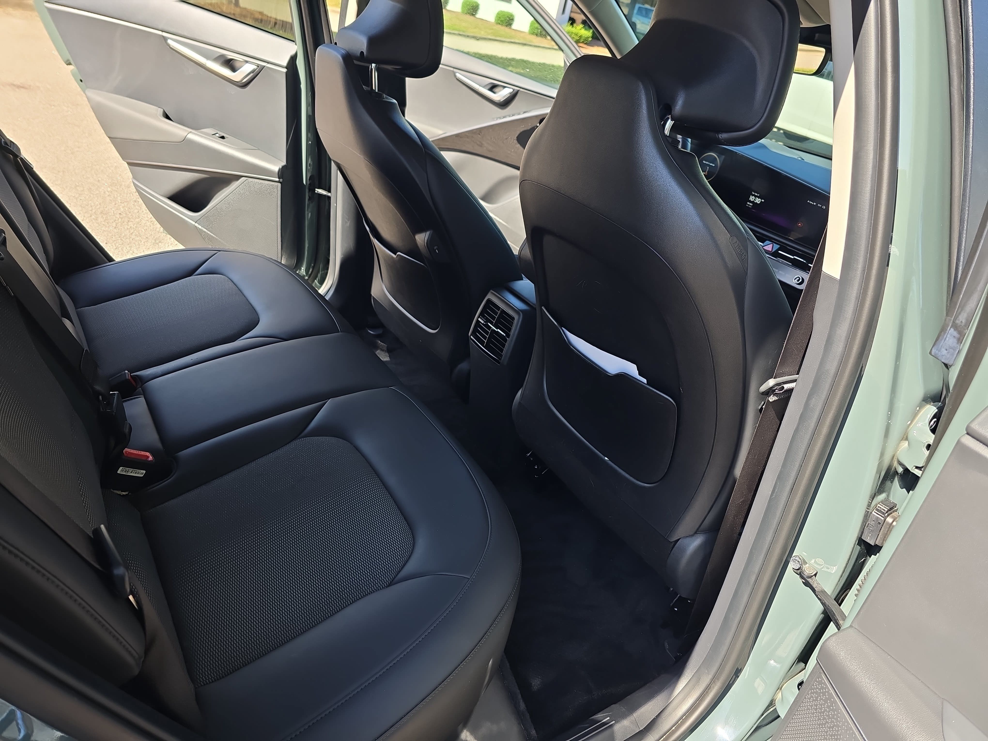 Used 2025 Kia Niro Wind FWD image 11