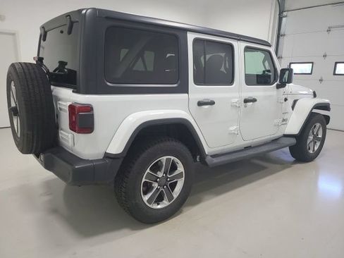 Used 2019 Jeep Wrangler Unlimited Sahara w/ Safety Group AWD/4WD image 8