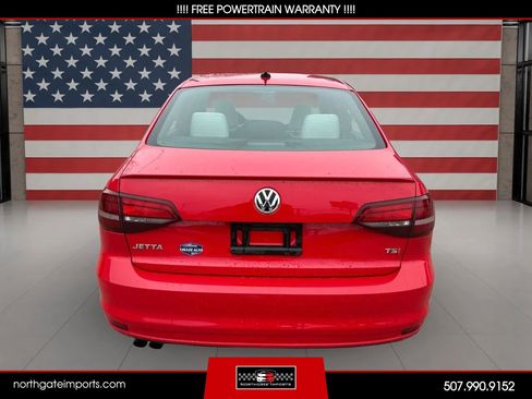 Used 2016 Volkswagen Jetta Sport image 4