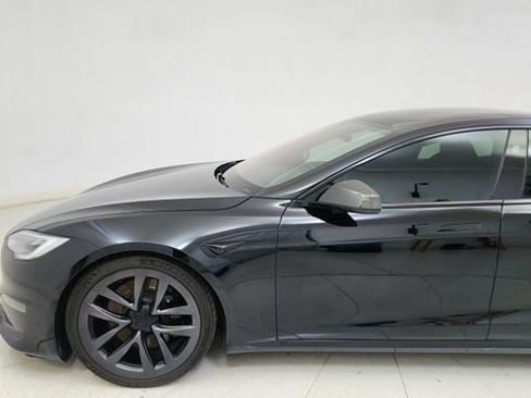 Used 2021 Tesla Model S Plaid image 4