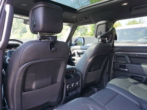 Used 2025 Land Rover Defender 110 X-Dynamic SE AWD/4WD image 22