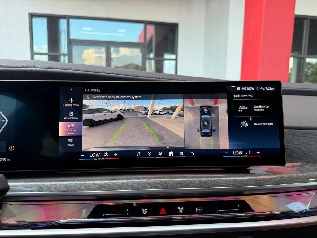Used 2023 BMW i7 xDrive60 AWD/4WD image 20