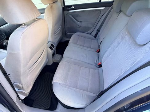 Used 2009 Volkswagen Jetta S image 12