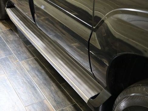 Used 2005 Cadillac Escalade ESV Platinum image 24