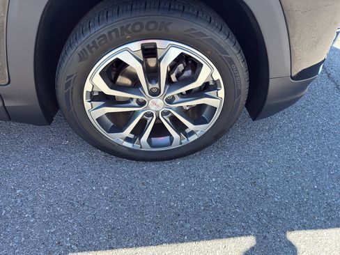 Used 2020 GMC Terrain SLT w/ Preferred Package image 3