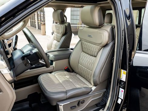 Used 2026 Ford F450 Platinum w/ Platinum Plus Package image 30