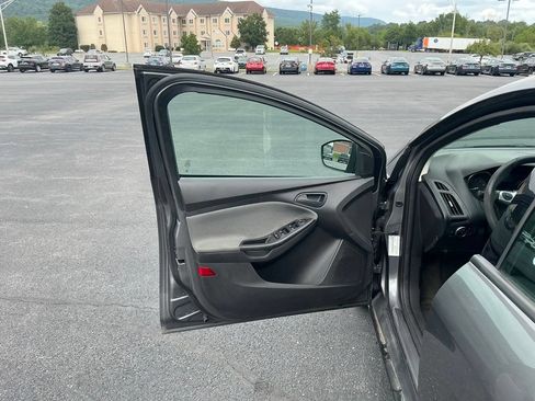 Used 2012 Ford Focus SE w/ Interior Protection Pkg FWD image 19