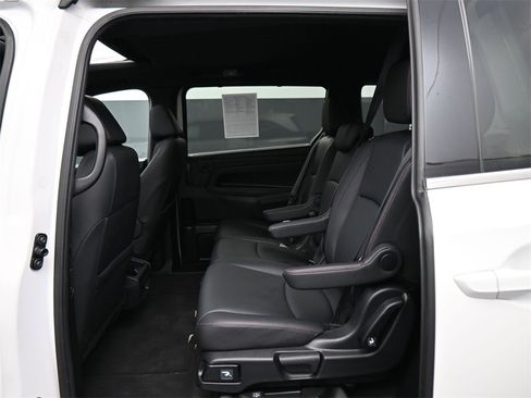 Used 2023 Honda Odyssey Sport image 18