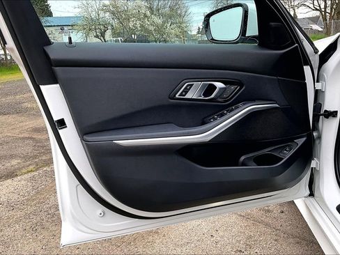 Used 2021 BMW 330i Sedan w/ Driving Assistance Package image 22