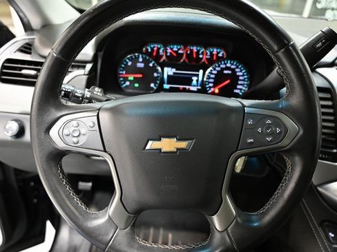 Used 2018 Chevrolet Suburban LT image 23